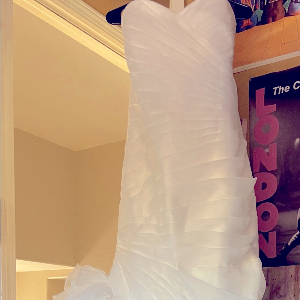 Never worn wedding dress